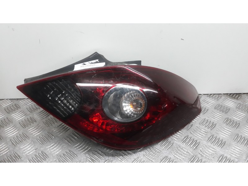 Recambio de piloto trasero derecho para opel corsa d catch me referencia OEM IAM 13242812  