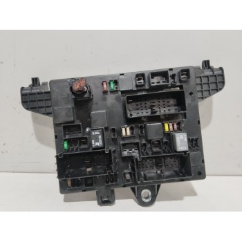 CAJA RELES / FUSIBLES 13302301 