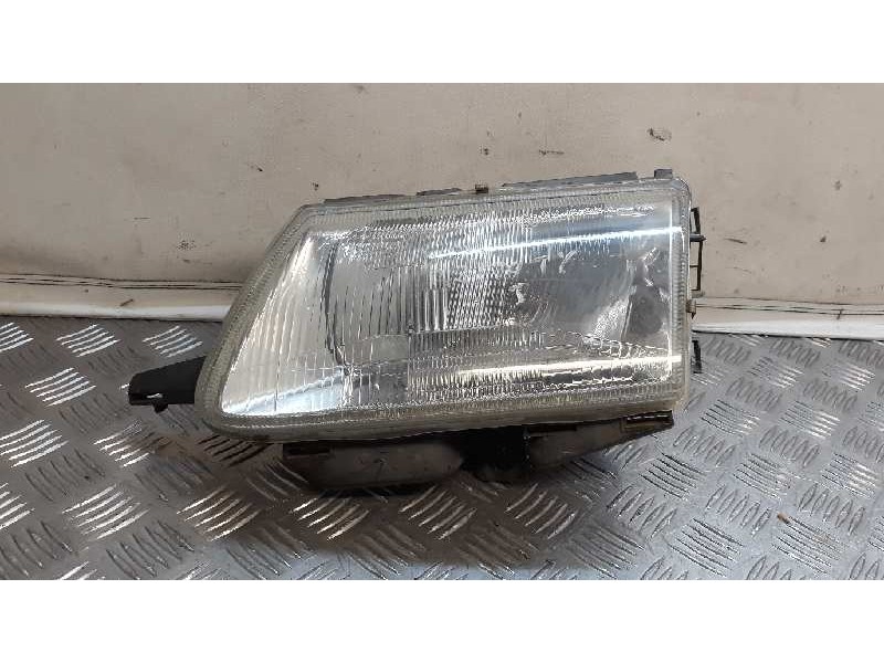 Recambio de faro izquierdo para citroën saxo 1.1 x referencia OEM IAM   