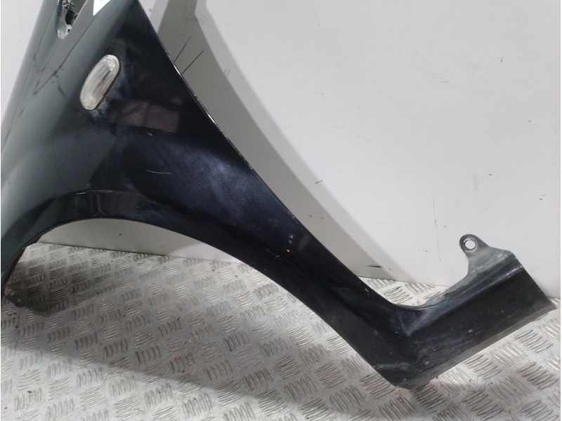 Recambio de aleta delantera izquierda para fiat linea (110) easy referencia OEM IAM 0051926109 NEGRO 