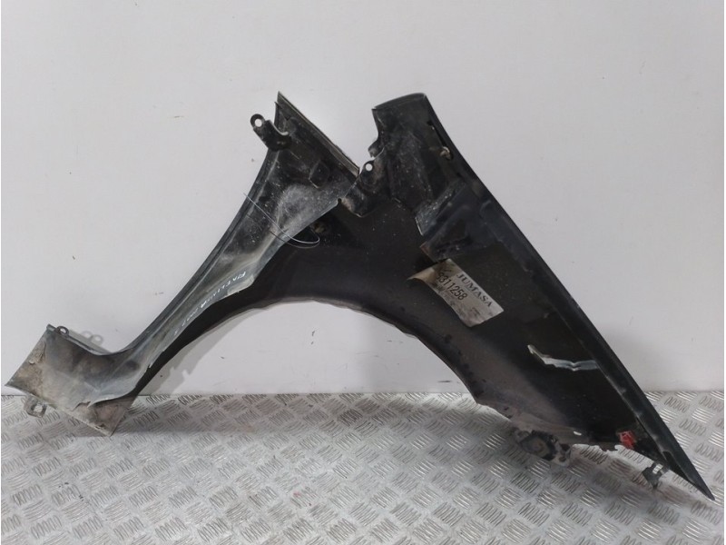 Recambio de aleta delantera izquierda para fiat linea (110) easy referencia OEM IAM 0051926109 NEGRO 