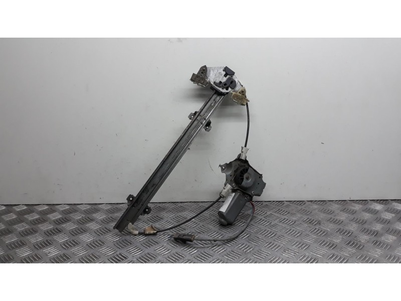 Recambio de elevalunas delantero izquierdo para nissan primera berlina (p11) slx referencia OEM IAM 400439B  