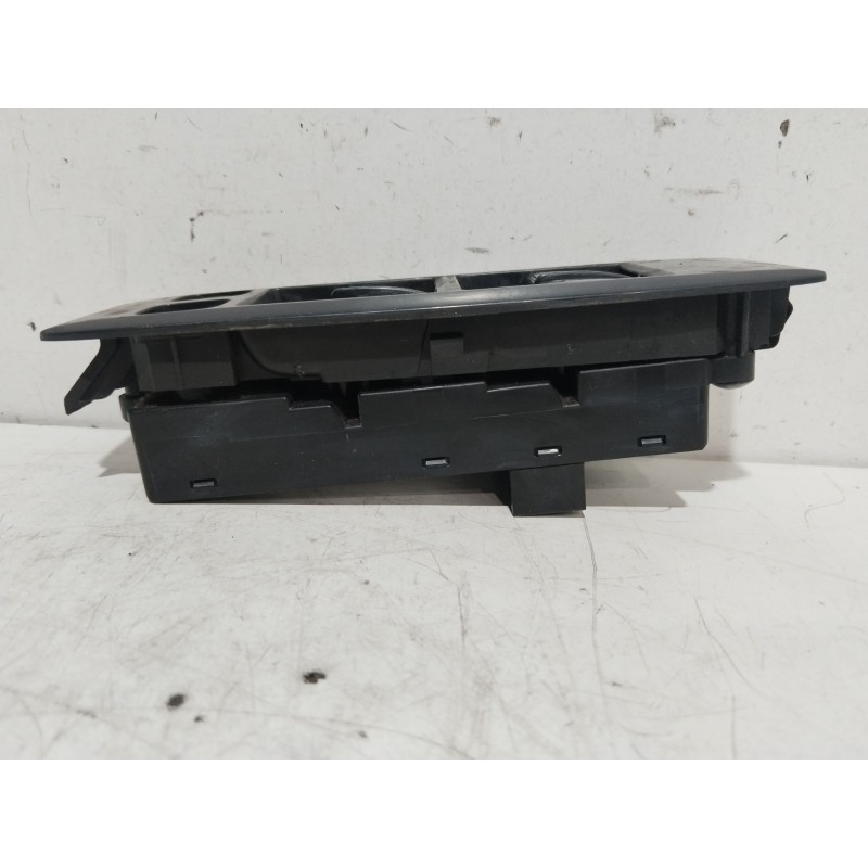 MANDO ELEVALUNAS DELANTERO IZQUIERDO 25401AV640  - imagen 4