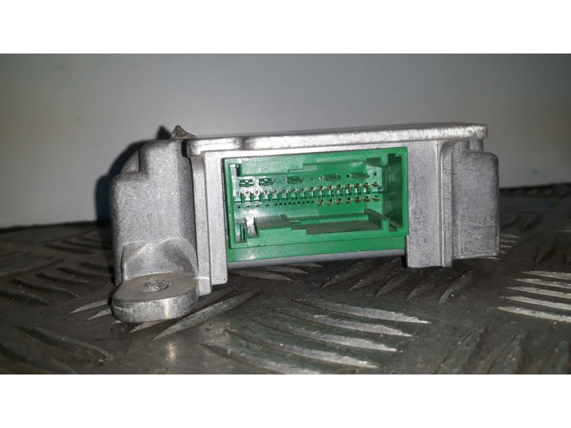 Recambio de centralita airbag para opel zafira a elegance referencia OEM IAM 90582336  