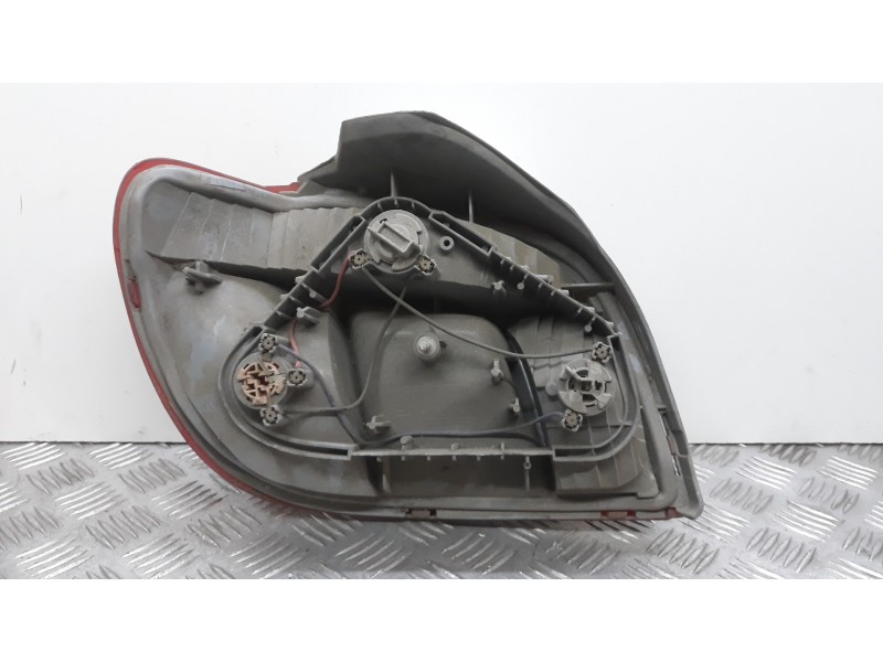 Recambio de piloto trasero derecho para toyota yaris (ncp1/nlp1/scp1) 1.3 expo referencia OEM IAM   