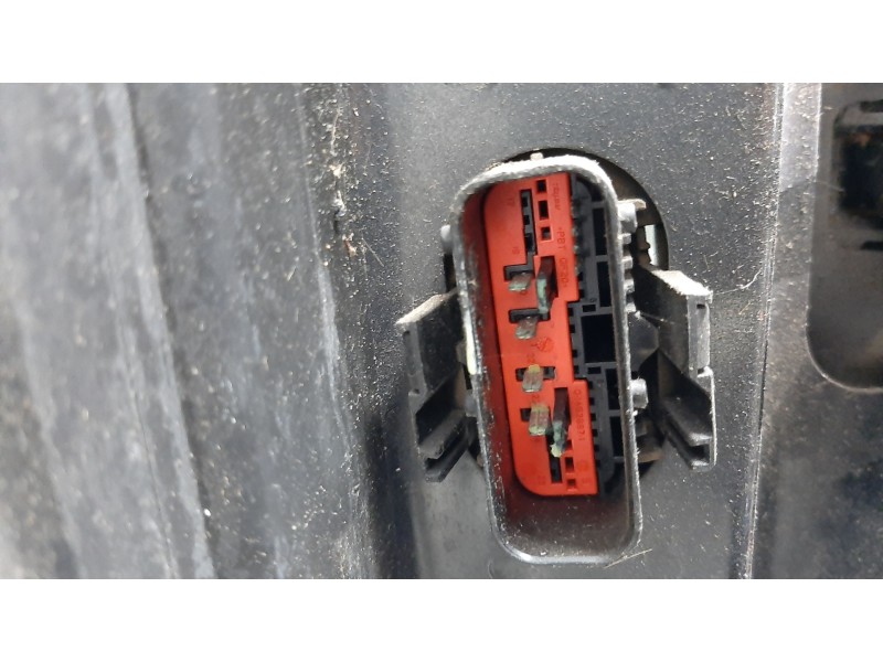 Recambio de puerta delantera derecha para volvo v50 familiar 1.8 momentum referencia OEM IAM  NEGRO 