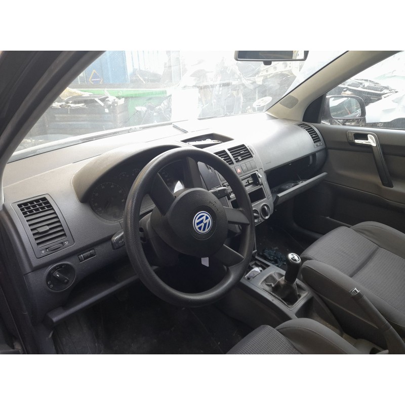 VOLKSWAGEN POLO IV (9N_, 9A_) - imagen 4