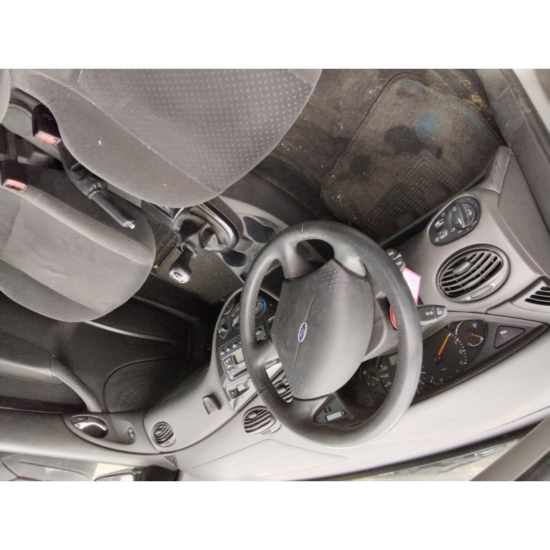 FORD FOCUS I SEDÁN (DFW) - imagen 6