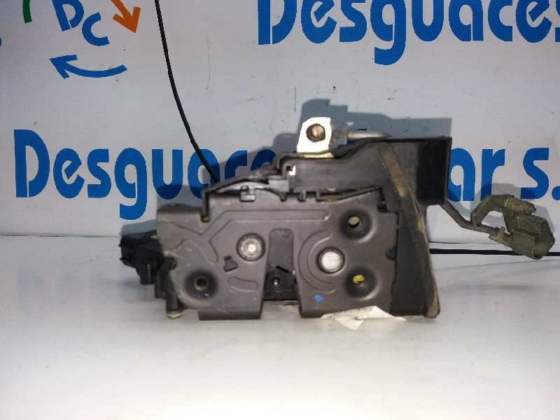 Recambio de cerradura puerta trasera derecha para mazda 3 berlina (bk) 1.6 crdt active referencia OEM IAM   