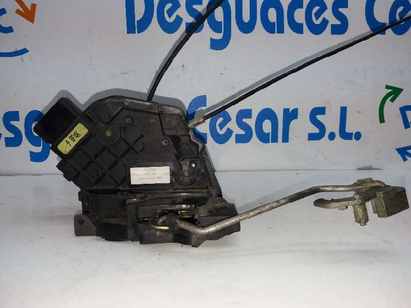 Recambio de cerradura puerta trasera derecha para mazda 3 berlina (bk) 1.6 crdt active referencia OEM IAM   