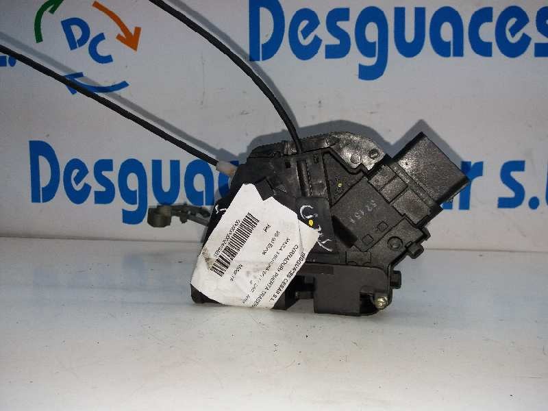 Recambio de cerradura puerta trasera derecha para mazda 3 berlina (bk) 1.6 crdt active referencia OEM IAM   