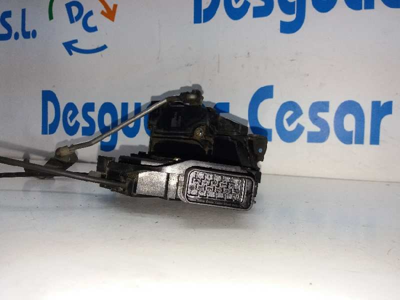 Recambio de cerradura puerta trasera derecha para mazda 3 berlina (bk) 1.6 crdt active referencia OEM IAM   