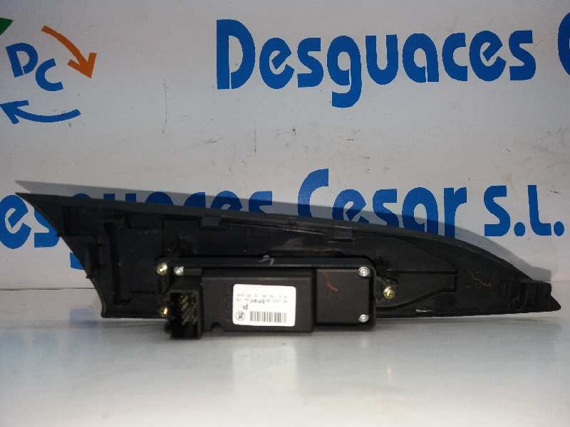 Recambio de mando elevalunas trasero derecho para mazda 3 berlina (bk) 1.6 crdt active referencia OEM IAM   