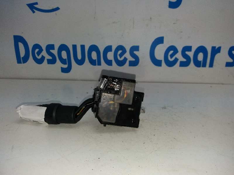 Recambio de mando intermitentes para mazda 3 berlina (bk) 1.6 crdt active referencia OEM IAM   