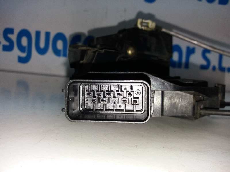 Recambio de cerradura puerta delantera derecha para mazda 3 berlina (bk) 1.6 crdt active referencia OEM IAM   