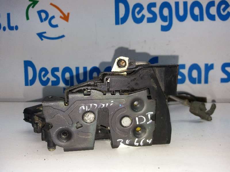 Recambio de cerradura puerta delantera izquierda para mazda 3 berlina (bk) 1.6 crdt active referencia OEM IAM   