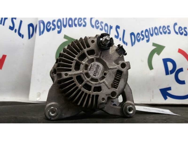 Recambio de alternador para nissan nv 200 (m20) kombi comfort referencia OEM IAM 23100BC00A  