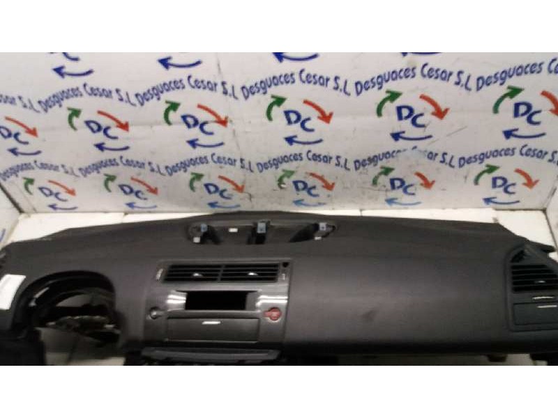 Recambio de salpicadero para citroën c4 coupe collection referencia OEM IAM 8211NX  