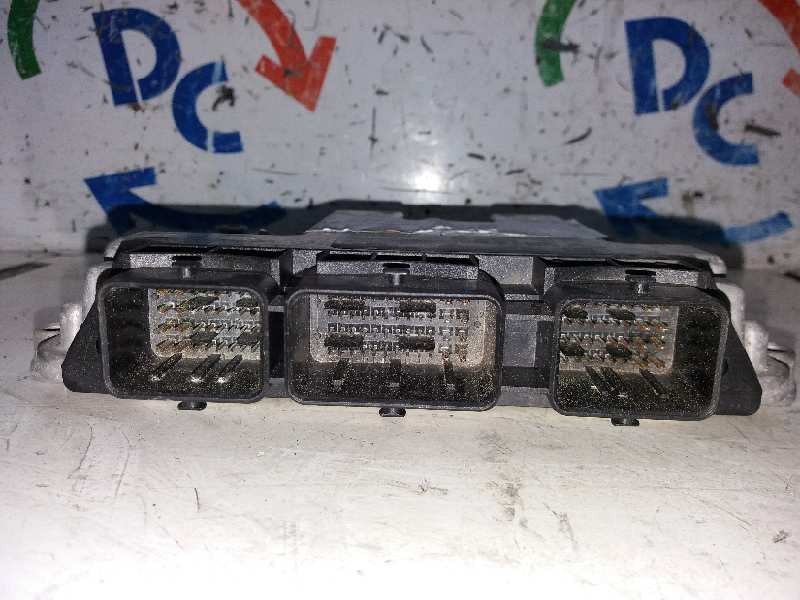 Recambio de centralita motor uce para citroën c4 berlina lx referencia OEM IAM 9653958980  