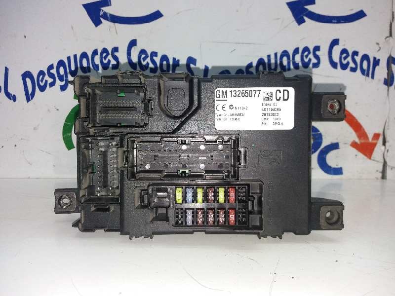 Recambio de caja reles / fusibles para opel corsa d cosmo referencia OEM IAM 13265077 28153002 