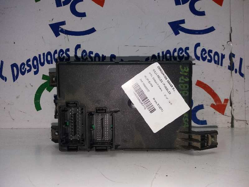 Recambio de caja reles / fusibles para opel corsa d cosmo referencia OEM IAM 13265077 28153002 