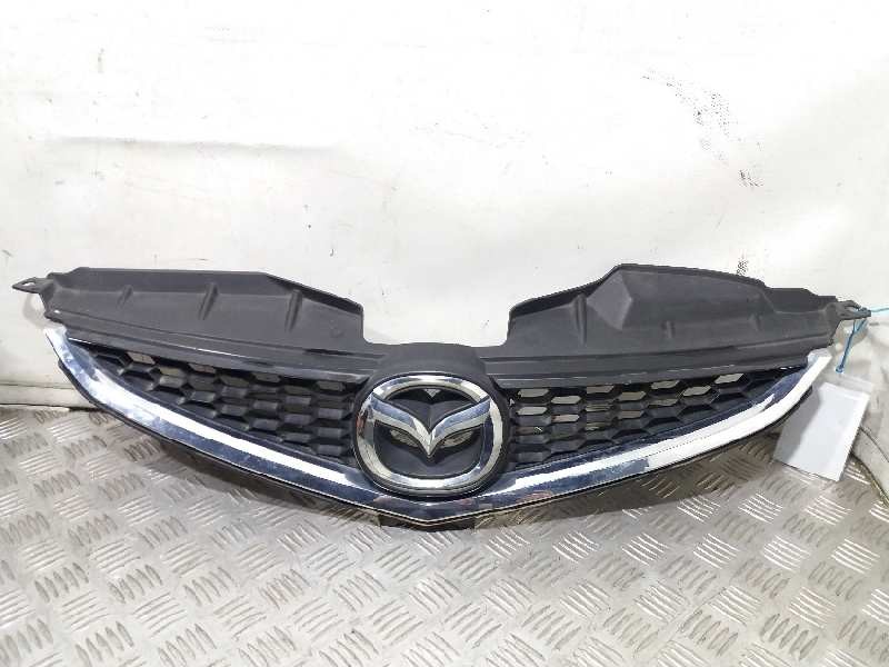 Recambio de rejilla delantera para mazda premacy (cp) td active referencia OEM IAM   