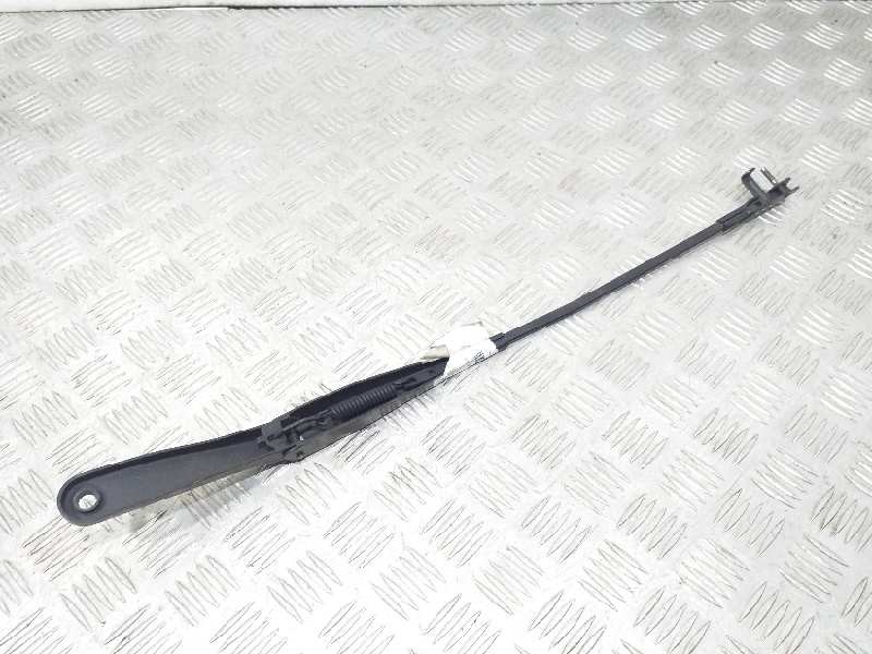 Recambio de brazo limpia delantero derecho para opel astra twin top cosmo referencia OEM IAM   