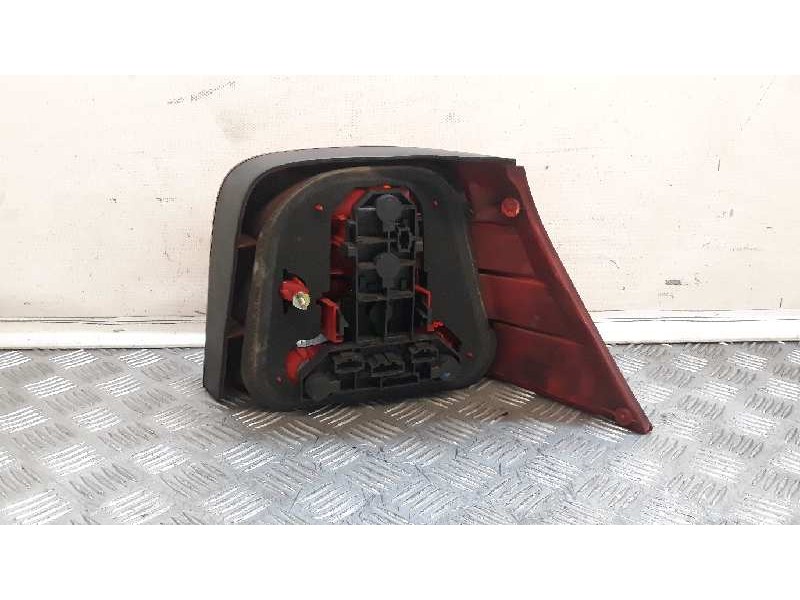 Recambio de piloto trasero izquierdo para volkswagen golf iv berlina (1j1) básico referencia OEM IAM   