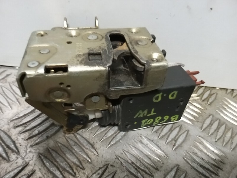 Recambio de cerradura puerta delantera derecha para citroën saxo 1.1 image referencia OEM IAM   