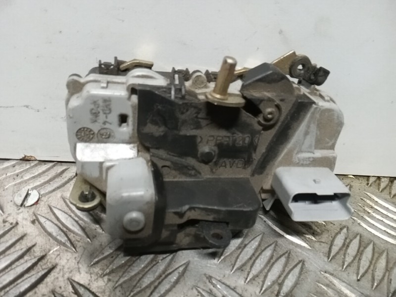 Recambio de cerradura puerta delantera derecha para citroën xsara picasso 2.0 hdi referencia OEM IAM   