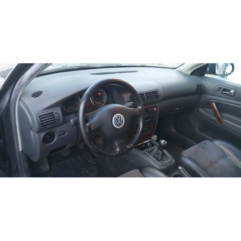 VOLKSWAGEN PASSAT BERLINA (3B3) - imagen 4