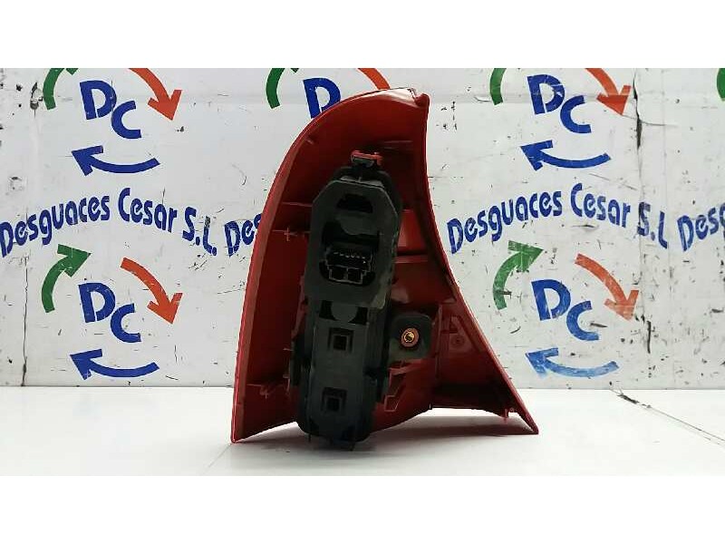 Recambio de piloto trasero derecho para renault clio i phase iii 1.2 campus referencia OEM IAM 7701039013  