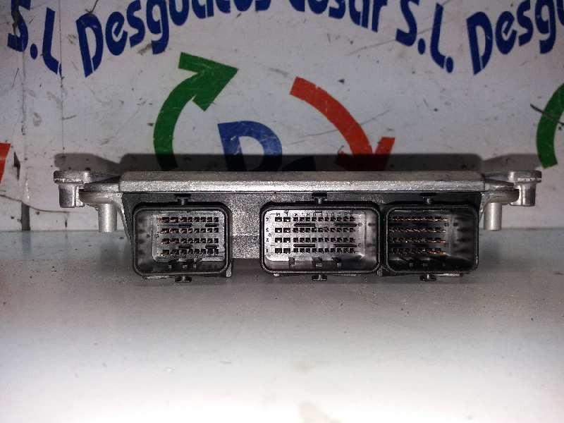 Recambio de centralita motor uce para citroën c5 berlina 2.0 hdi premier referencia OEM IAM   