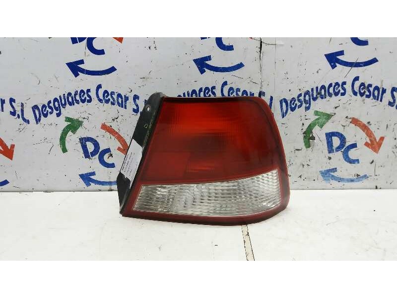 Recambio de piloto trasero derecho para hyundai accent (lc) gl 4p referencia OEM IAM 9240225220  