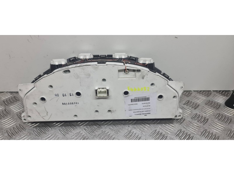 Recambio de cuadro instrumentos para volvo xc70 d5 awd momentum (136kw) referencia OEM IAM 30728791  