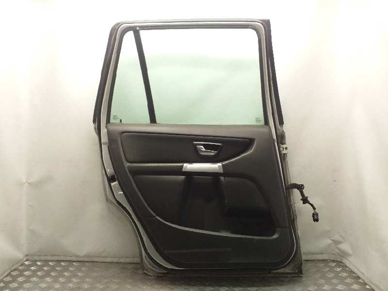 Recambio de puerta trasera izquierda para volvo xc90 d5 kinetic referencia OEM IAM  PLATA 