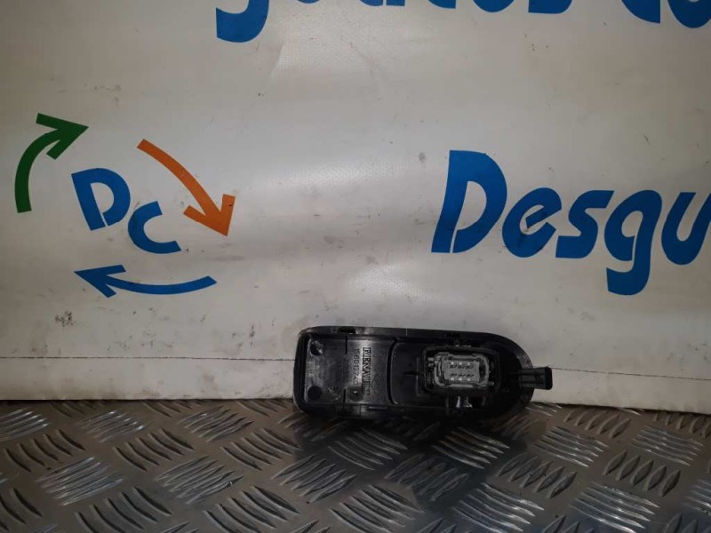 Recambio de mando elevalunas delantero derecho para renault scenic ii confort authentique referencia OEM IAM   