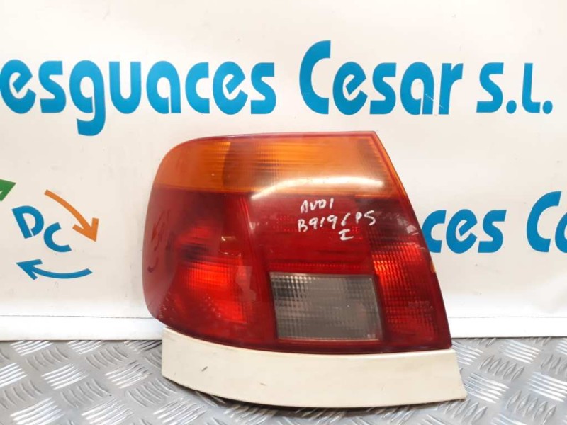 Recambio de piloto trasero izquierdo para audi a4 berlina (b5) 2.6 referencia OEM IAM 8D0945111A  