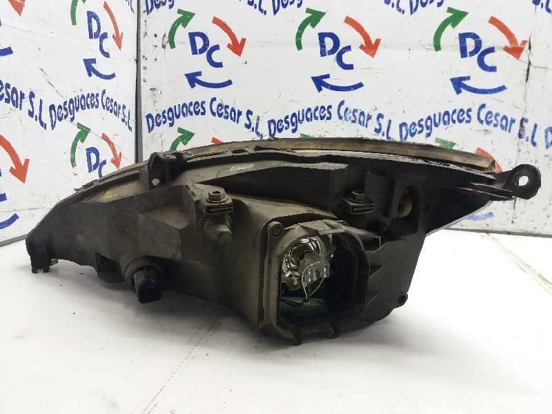 Recambio de faro derecho para ford focus berlina (cak) ambiente referencia OEM IAM   