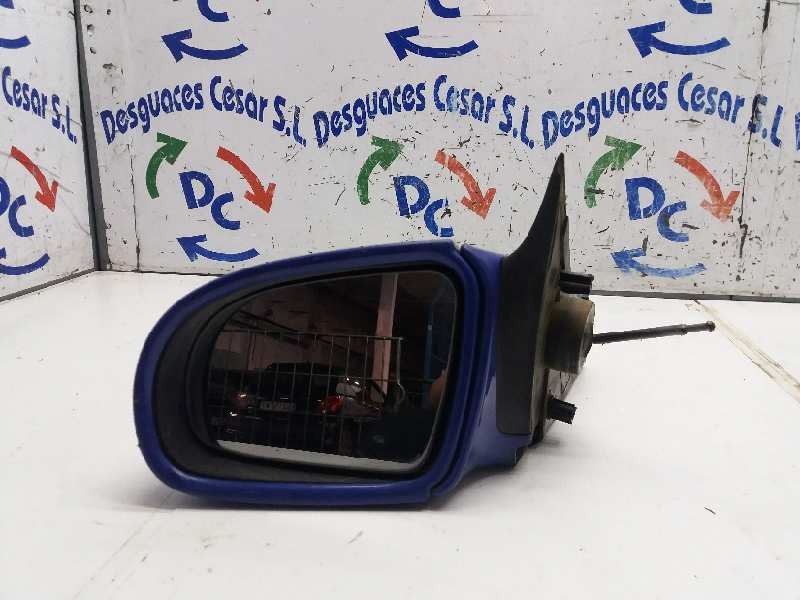 Recambio de retrovisor izquierdo para opel corsa b city referencia OEM IAM  MANUAL AZUL