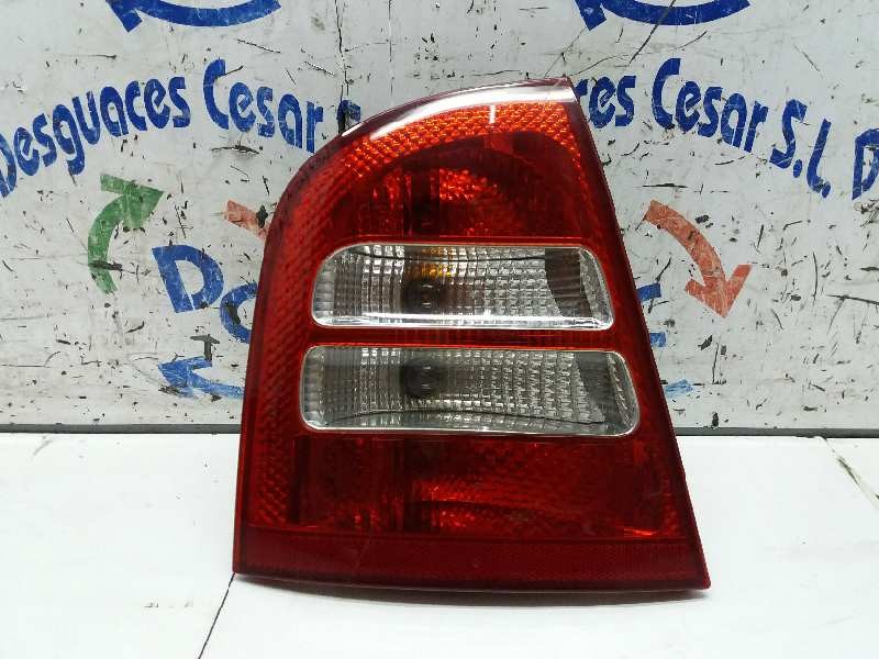 Recambio de piloto trasero izquierdo para skoda octavia berlina (1u2) tour referencia OEM IAM 1U6945111C  