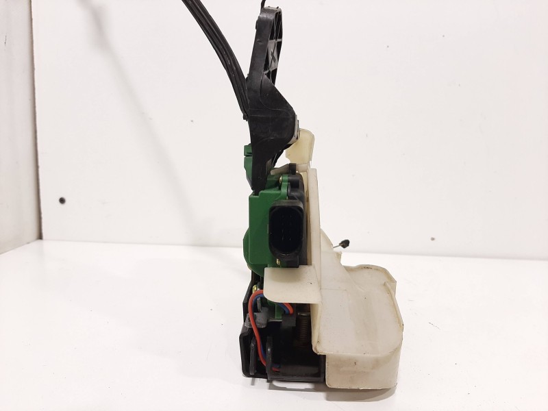 Recambio de cerradura puerta delantera izquierda para volkswagen passat berlina (3b3) highline referencia OEM IAM  8 PINES 