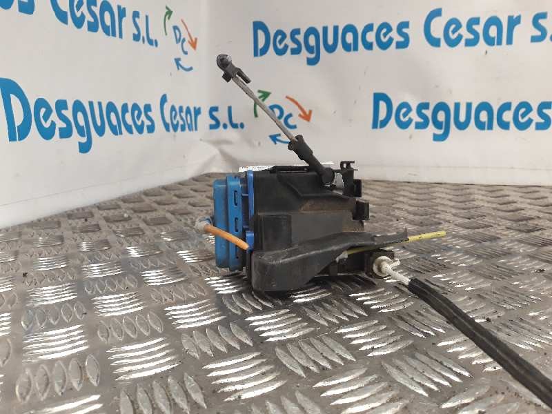 Recambio de cerradura puerta trasera izquierda para audi a4 avant (b5) 1.9 tdi referencia OEM IAM 8D0839015A  