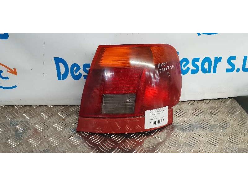 Recambio de piloto trasero derecho para audi a4 berlina (b5) 2.6 referencia OEM IAM 8D0945112A  