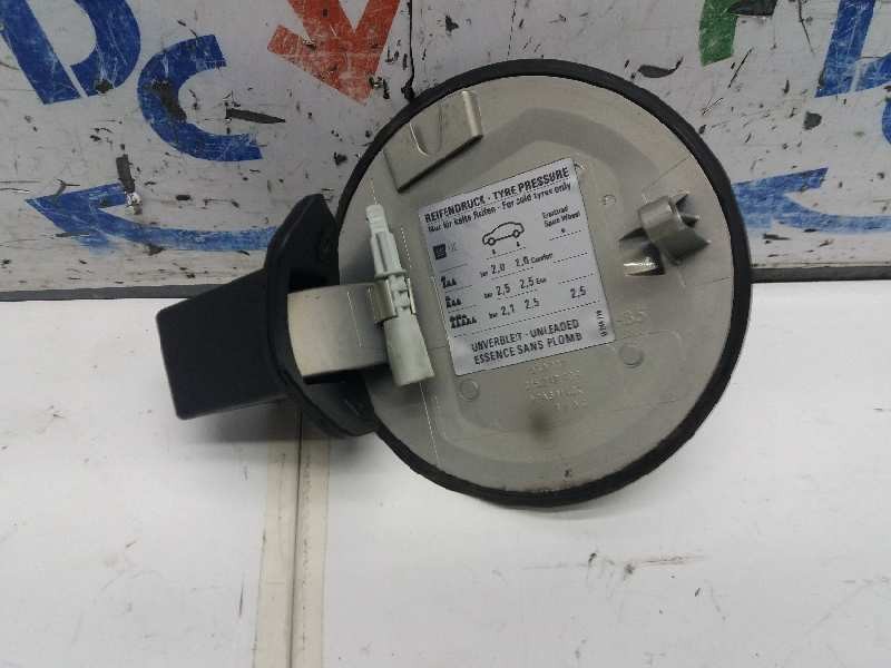Recambio de tapa exterior combustible para opel astra twin top cosmo referencia OEM IAM 13111596  