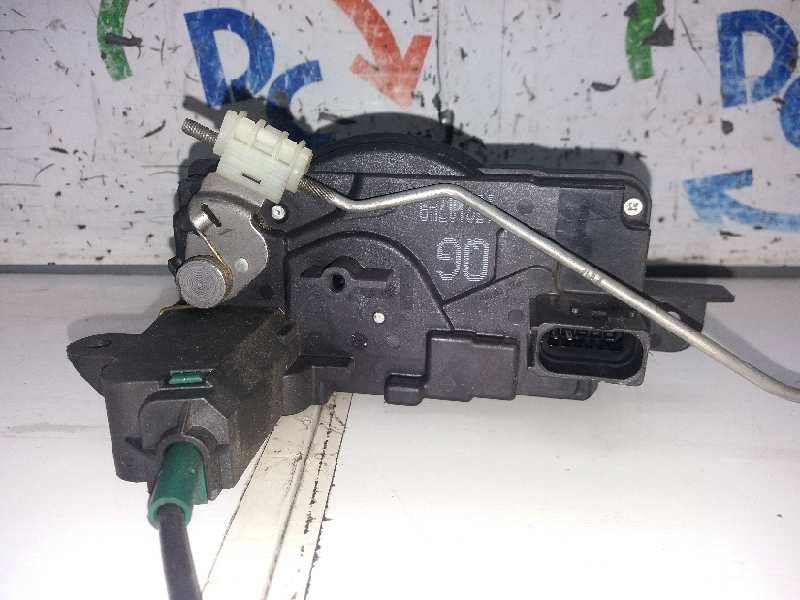 Recambio de cerradura puerta delantera derecha para opel zafira b cosmo referencia OEM IAM 13222742  OFERTA