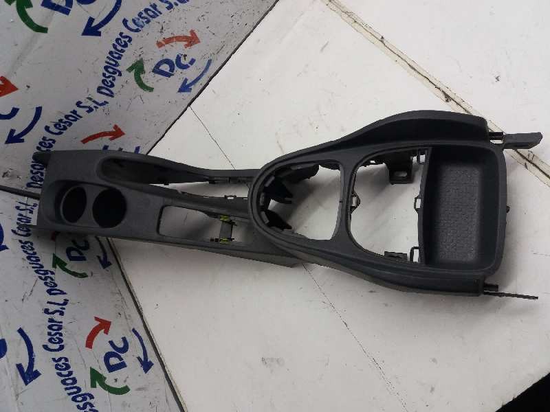 Recambio de consola central para seat leon (1p1) stylance / style referencia OEM IAM   