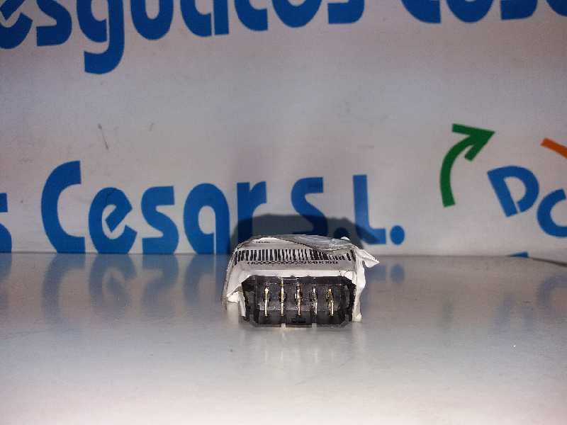 Recambio de mando elevalunas delantero izquierdo para citroën xsara picasso 2.0 hdi referencia OEM IAM   