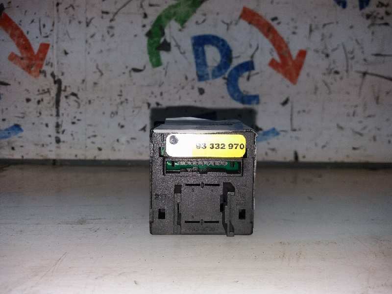 Recambio de warning para opel meriva blue line referencia OEM IAM 93332970  