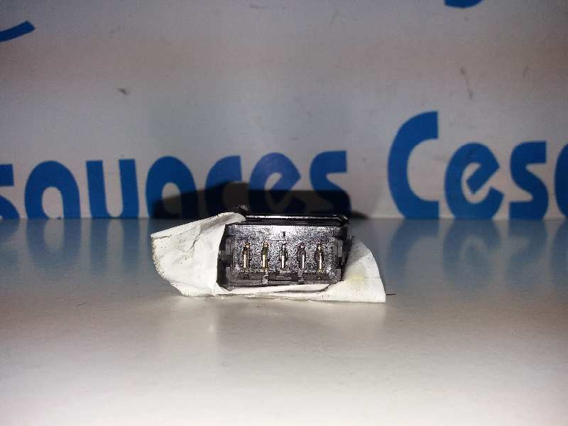 Recambio de mando elevalunas delantero derecho para citroën xsara picasso 1.8 16v referencia OEM IAM   